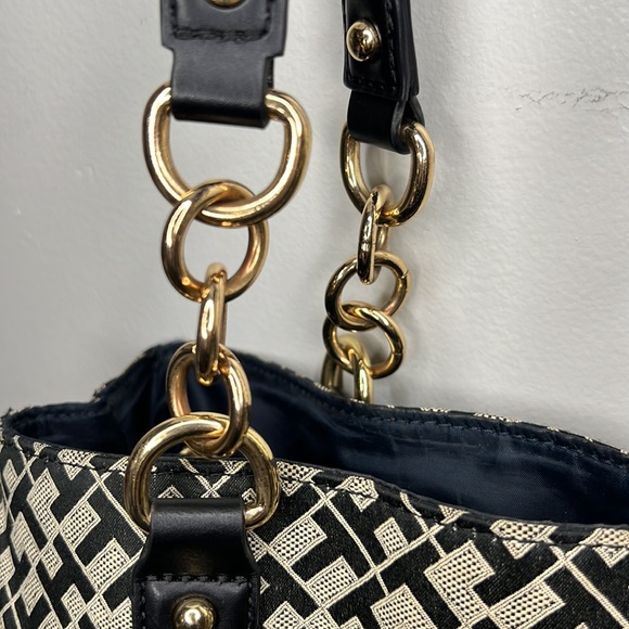 Tommy Hilfiger Signature Chain Bag - Picture 9 of 12